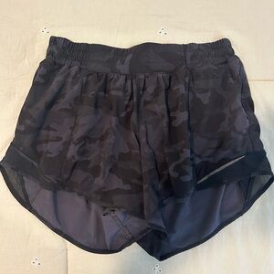 Lululemon Hotty Hot shorts